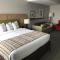 Country Inn & Suites by Radisson, Belleville, ON