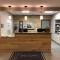 Country Inn & Suites by Radisson, Belleville, ON