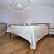 Pontone on the sea apartment - Scala
