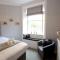 JOIVY Unique Old Town Stay under Edinburgh Castle - 爱丁堡