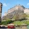 JOIVY Unique Old Town Stay under Edinburgh Castle - 爱丁堡