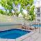 Beverly Hills Adjacent 2-Bedroom Penthouse - Los Angeles