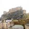 JOIVY Classic Apt with Castle Views in Old Town - Edimburgo