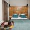 DownTown Hotel