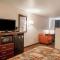 Bridgeway Inn & Suites