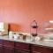 Bridgeway Inn & Suites