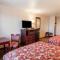 Bridgeway Inn & Suites