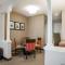 Comfort Suites West Warwick - Providence