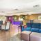 Comfort Suites Clinton near Presbyterian College - Clinton