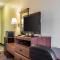 Quality Inn & Suites Memphis East