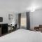 Clarion Inn & Suites DFW North - ايرفينغ