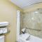 Quality Inn & Suites - لوبوك