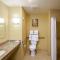 Comfort Inn & Suites Regional Medical Center