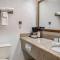 Quality Inn & Suites Vancouver North - Ванкувер