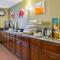 Quality Inn & Suites Vancouver North - Ванкувер