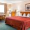 Quality Inn & Suites Bremerton near Naval Shipyard