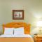 Econo Lodge Inn & Suites Eau Claire - Eau Claire