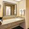 Quality Inn Parkersburg North-Vienna