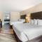 Clarion Inn & Suites Kissimmee-Lake Buena Vista South