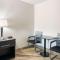 Clarion Inn & Suites Kissimmee-Lake Buena Vista South