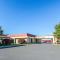 Econo Lodge Inn & Suites - Norton