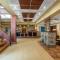 Quality Hotel & Suites