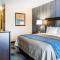 Comfort Inn & Suites - ميريديان