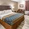 Econo Lodge Inn & Suites Newton