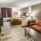 Econo Lodge Inn & Suites Newton