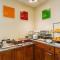 Holiday Inn Express - Fall River North