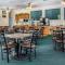 Quality Inn & Suites Beachfront - Mackinaw City