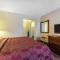 Econo Lodge Inn & Suites Joplin - Joplin