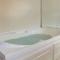Quality Inn & Suites - Clinton