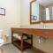 Comfort Suites Rochester Henrietta University Area