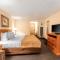 Econo Lodge Inn & Suites - Clinton