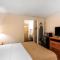 Econo Lodge Inn & Suites - Clinton