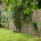 Town House with Garden and Piano