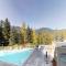 Foto: Wildwood Lodge by Outpost Whistler 195/289