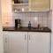 Bed & Kitchen