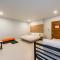 Phuket Marine Poshtel - SHA Plus - 查龙