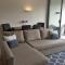 Modern & Cozy Unit Just Steps from Terrigal Beach - 特里格尔