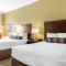 The Oaks Hotel & Suites