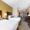 The Oaks Hotel & Suites