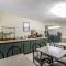 Days Inn by Wyndham Scottsboro AL