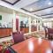 Comfort Suites Bakersfield