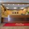 Econo Lodge Inn & Suites University