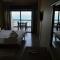 Foto: Holiday Suites Hotel & Beach Resort 71/127