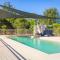 Monkey Place Country House