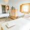 Dreamsea Surf Guest House - Sintra