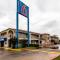 Motel 6 San Antonio, TX - Frost Bank Center